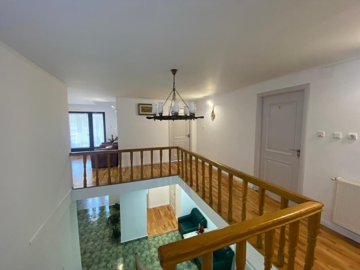 Casa Laur Hotell Mînăstirea Humorului Exteriör bild