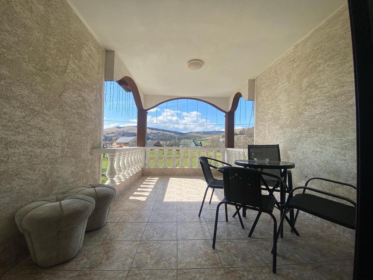 Casa Laur Hotell Mînăstirea Humorului Exteriör bild