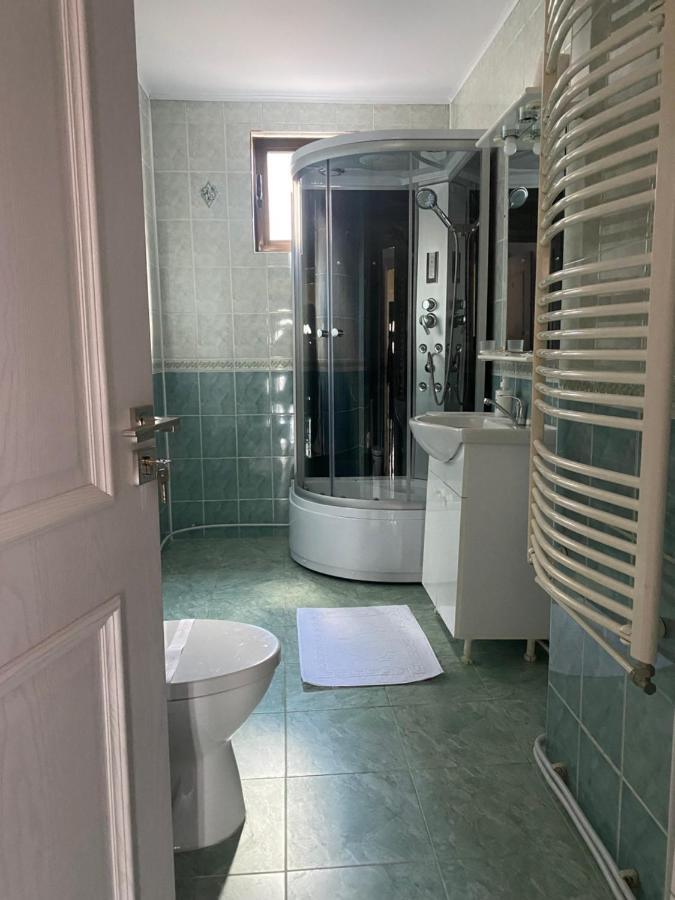 Casa Laur Hotell Mînăstirea Humorului Exteriör bild