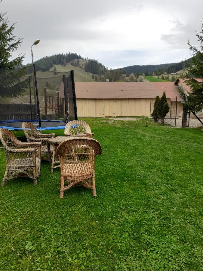 Casa Laur Hotell Mînăstirea Humorului Exteriör bild