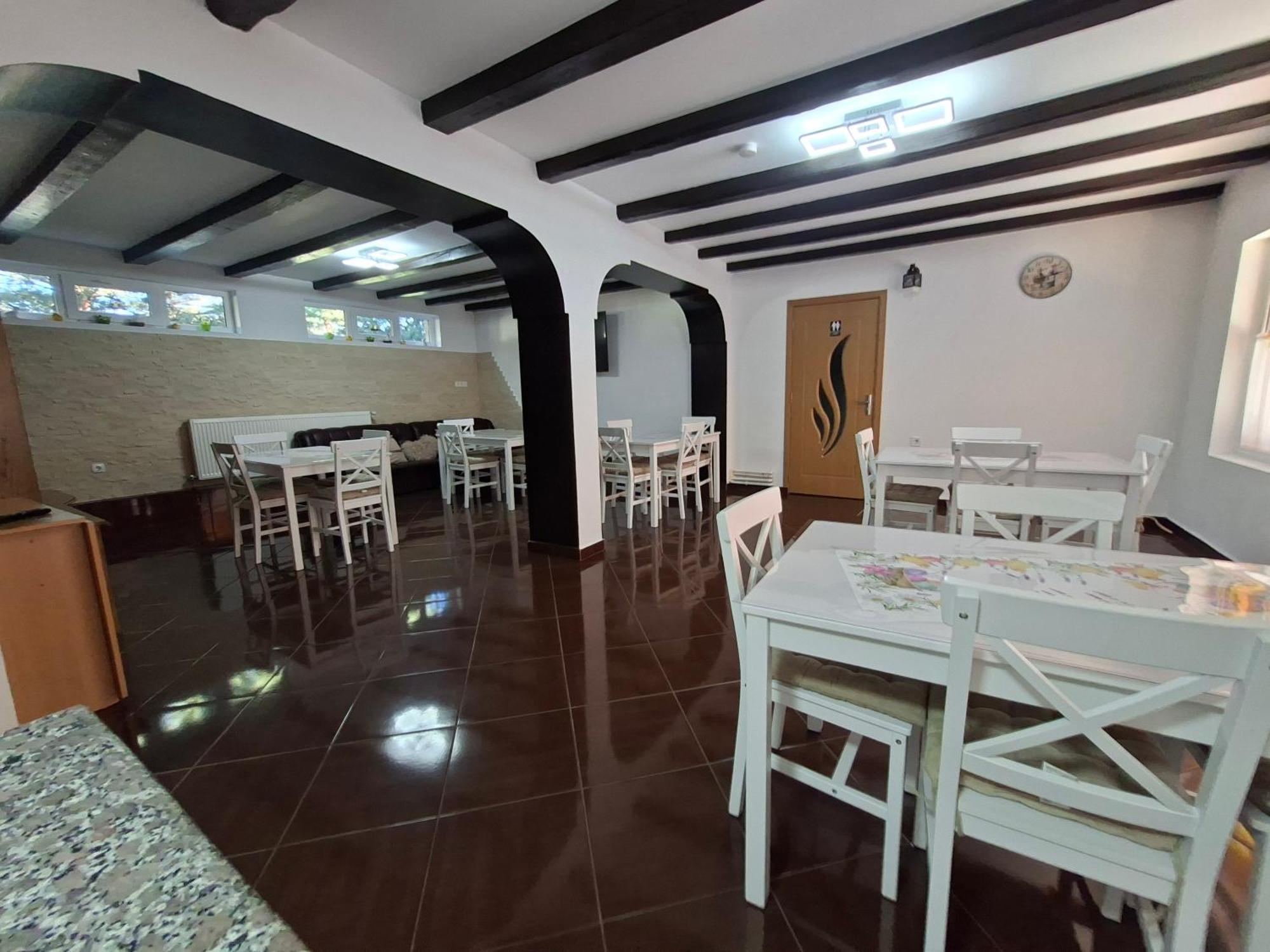 Casa Laur Hotell Mînăstirea Humorului Exteriör bild